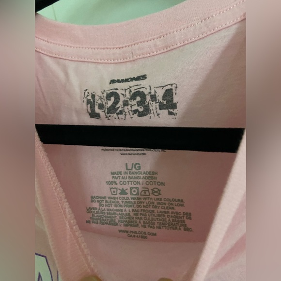 Ramones Shirt - Picture 2 of 3